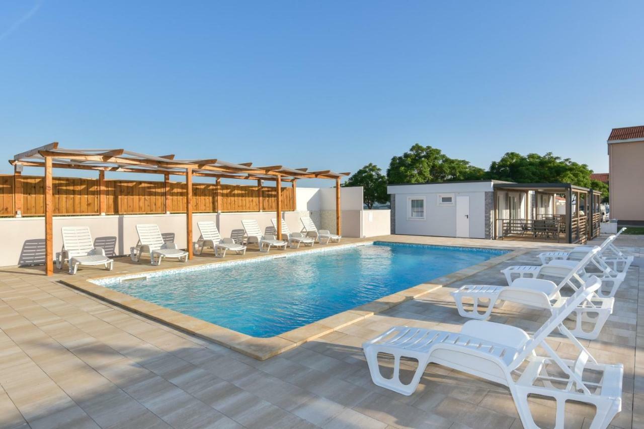 Bungalov Medanic - Private Pool Privlaka  Eksteriør bilde